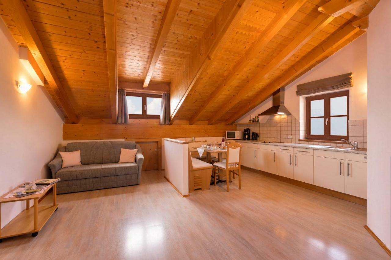 Engadiner Apartments & Wines Montagna Εξωτερικό φωτογραφία